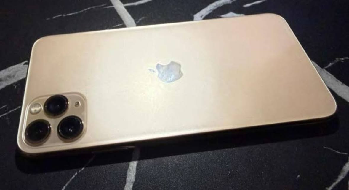 ايفون 11 برو ماكس 256 بطارية 75 مستبدل شاشة اصلية 3 خيارات كلشي بيه شغال كلشي ما وياه بس كيبل السعر 240 و بي مجال قليل كلش حك الجية
البصرة شط العرب
***********
