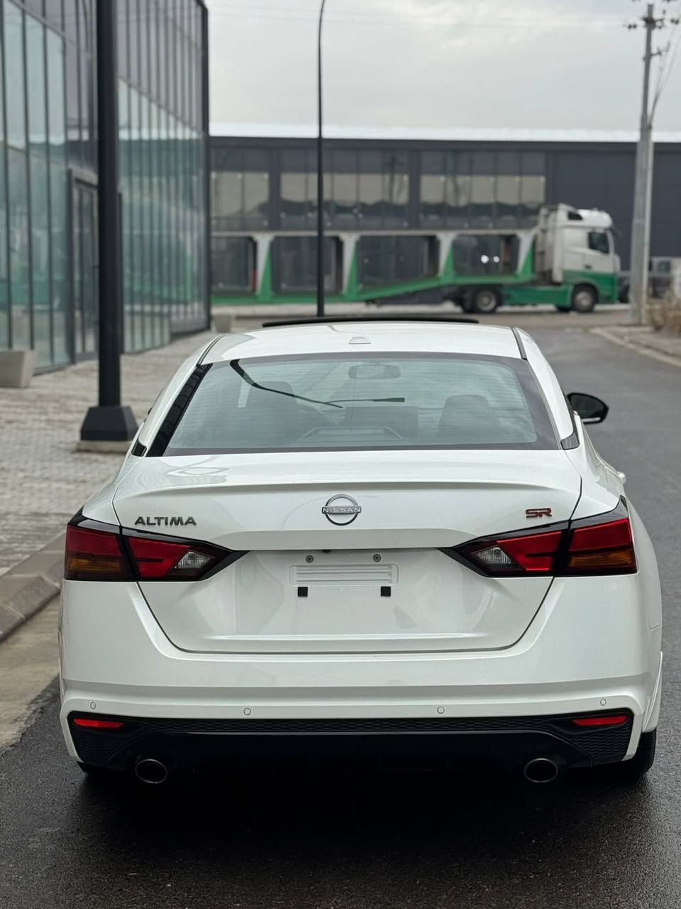 Nissan Altima SR plus 2024
فول مواصفات 
ماشيه 21 الف ميل فقط 
بدون صبغ 
بدون ايرباك 
بدون تبديل 
صور الحادث بلمنشور 
السعر 210$ بدون  بدون رقم 
العنوان السليمانيه 
***********
