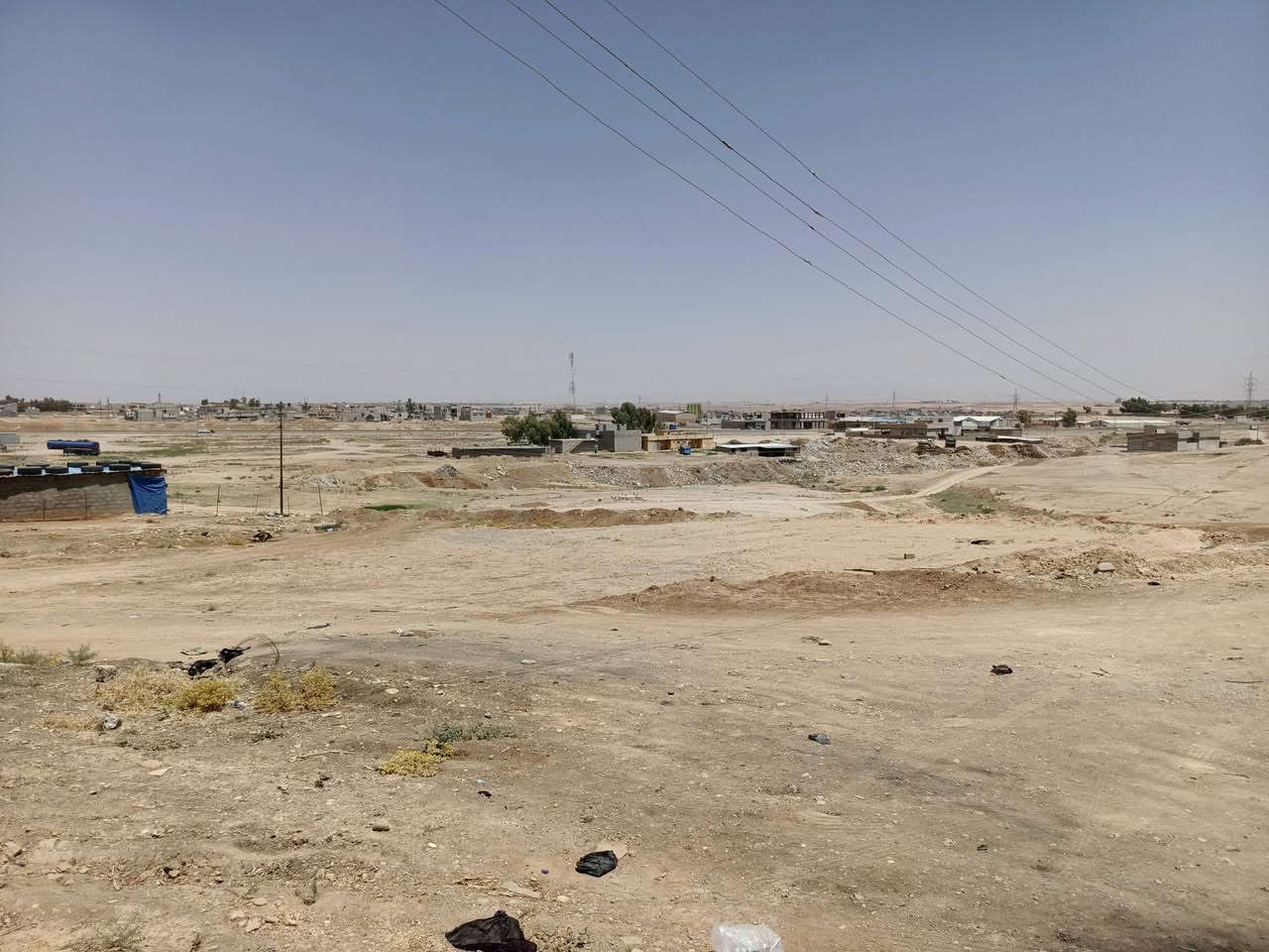 🛑عقار للبيع…قرب من مول الشام 
للبيع بحساب قطعة أرض مميزة بمساحة 1200 متر مربع
تقع في موقع حيوي ومرغوب في منطقة القوسيات، موقع استراتيجي مناسب للسكن أو للاستثمار طويل الأمد.
📍 الأرض تتميز بـ:
مساحة واسعة مثالية لبناء عدة وحدات سكنية أو مشروع استثماري
موقع هادئ وقريب من الخدمات
سهولة الوصول إلى الشوارع الرئيسية
مناسبة لمشروع سكني فاخر أو مجمع شقق أو فيلا كبيرة
💰 فرصة حقيقية للمستثمرين وأصحاب رؤوس الأموال
الأراضي بهذه المساحة في القوسيات نادرة ومطلوبة جداً، مما يجعلها خياراً ذكياً لمن يبحث عن استثمار مضمون وقيمة متزايدة مع الوقت.
📞 للاستفسار والتفاصيل أكثر يرجى التواصل:
***********
***********
