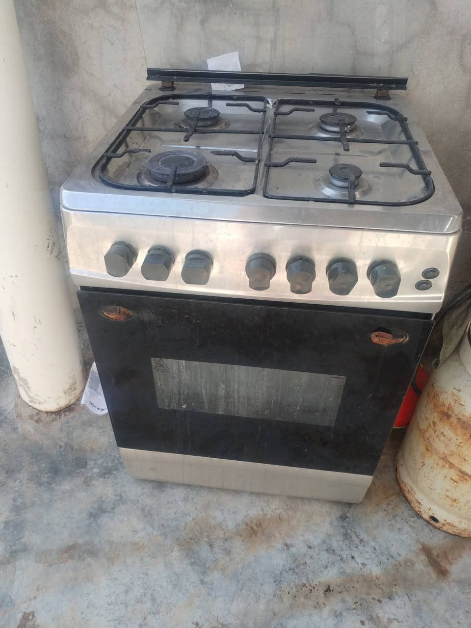 سلام عليكم
طباخ اربع. عيون. للبيع يشتغل مابيه شي فرن هم يشتغل
بيه يرادله اشويه ترتيب
للبيع. الي يريده يخابرني. 100 الف وبي مجال
***********
