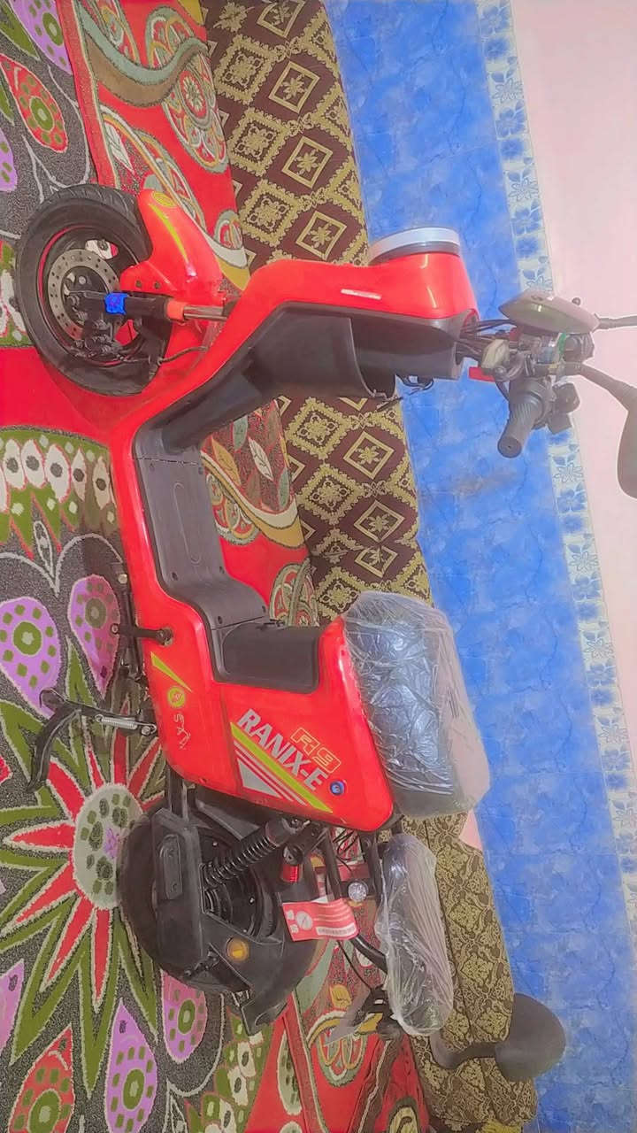 د
دراجه شحن R9 يوجد فيها خمس بطاريات استعمال قليل أقل من أسبوع للبيع ***********
