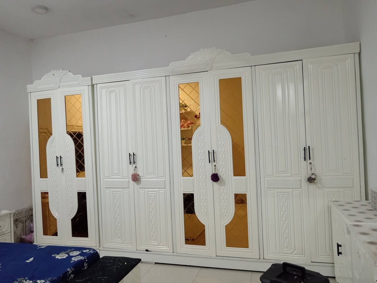السلام عليكم غرفة نوم حطاطة عراقية صبغ حراري استخدام اقل سنه نضيفة سعرة ٩٠٠ وبيها مجال ***********
