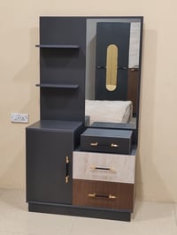 ٧ قطع • سرير ١٨٠×٢٠٠ • كنتور ٦ باب ٢٢٥سم