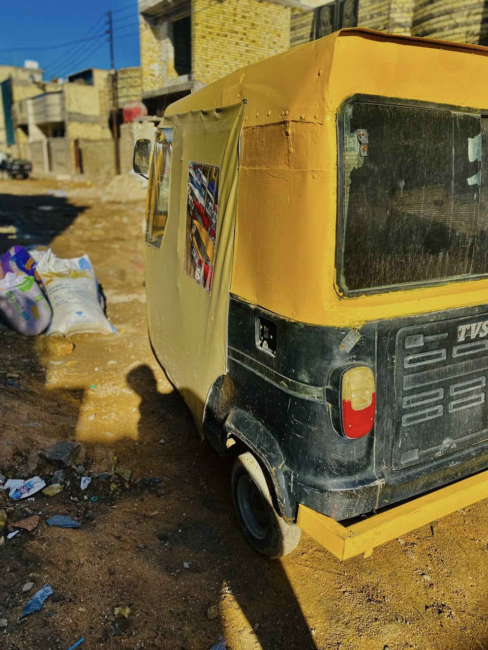 السلام عليكم عندي تكتك تيبي أس نضيفه حيل بس يحتاجله غلسه اني ماطلع بيه بس طابكه بل باب التكتك من أيدك الشارع التكتك نكره شرط حيل نضيف ولله شادله اني جادر تفصال حديد يعني انسه مطر حر انسه التكتك قطرت صبغ مابيه اني محتاج واريد أبيعه موديل 2018العنوان بغداد البلديات الرقم ***********سعر 3100بي مجال
