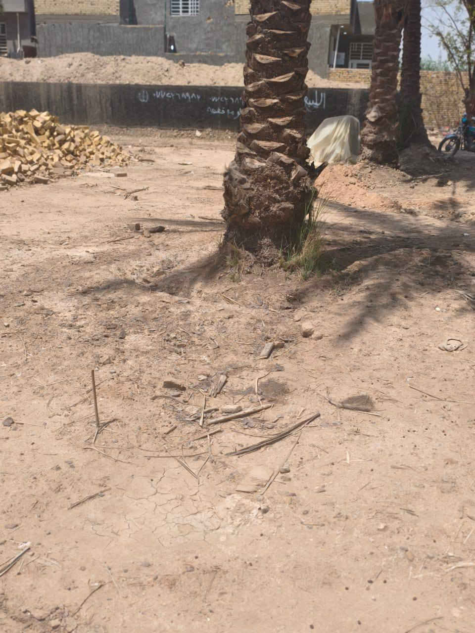 السلام عليكم
قطعه 660متر
بيها بتلو 220م 
بجهت مول أهل الخير أبي غرق
***********
