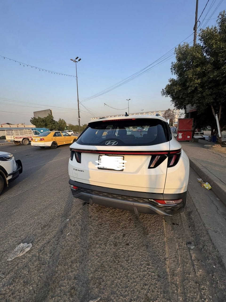 السلام عليكم
السلام عليكم
توسان موديل 2022
وارد خليجي ماشيه ٨٨ الف  
رقم بغداد باسمي

محرك 2000
فول عدى البناوراما
كشنات جلد وكراسي امامية تحكم كهرباء
بصمة
تشغيل عن بعد
نظام اوتو هولد
حساسات امامية خلفية
سايد بريك بصمة
مري طي اوتو
ترحيب عند ألاقتراب
وبقية المواصفات معروفة

بيها طخة بسيطة جاملغ خلفي بعده ع وضعة بدون تصليح موضحة بالضور 
وشوية تلحيضات 

السعر 203$  وبي مجال
للاستفسار واتس ع الرقم ***********
