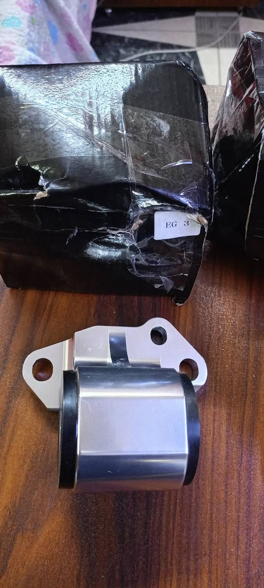 اذن محرك سياره ماعرف يا سياره جديد لوك  تك وحده سعره 20 الف مكان حي عامل بغداد
مكان حي عامل بغداد ***********  واتساب
***********
