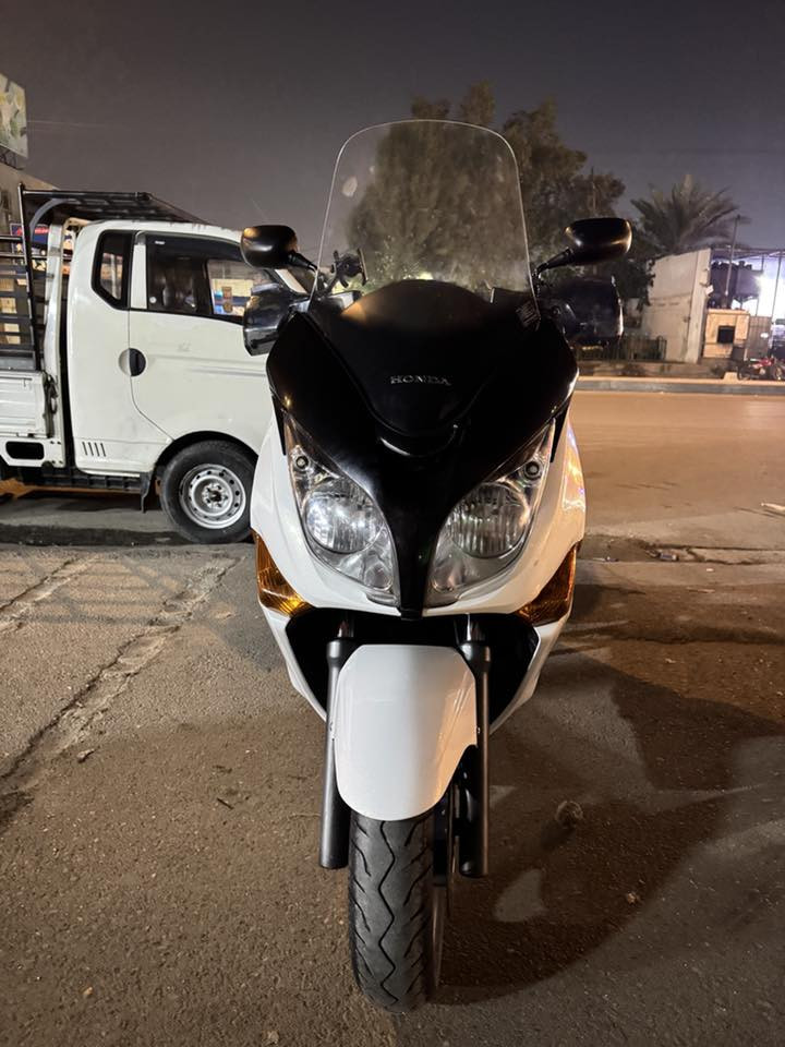 سلام عليكم 
سلفر ونج 
جيتي 400
كفاله عام من صبغ 
مكينه كلجات كفاله دراجه رمبه 
جيب أقوه فيتر وتعال افحص جاهز ترايك الشمال 
سعر 24وبيه مجال الشراي 
ملاحض دراجه ماشيه 72مامصفر منزله ماشيه 60
دراجه وخايسه مثل ذني بشارع 
مكاني مدينت صدر شماعيه 
***********
