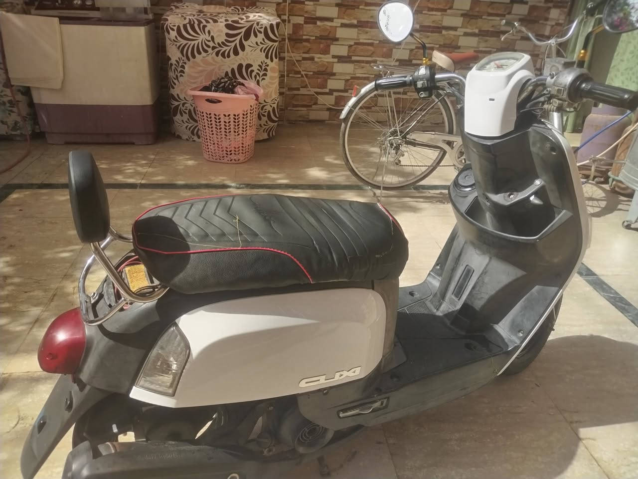 ماكس بوليس للبيع مكينه ناعمه تشنتغل نكره سلف ك كله بلاد اشاير كله شغاله تشتغل رباعي مبدل ولفات دراجه جديده السعر 800
وهذه الرقم بي واتساب ***********
