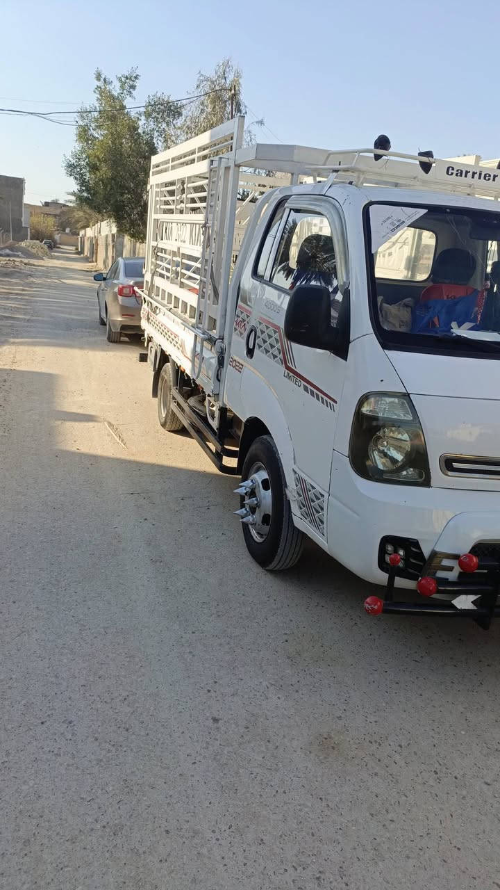 السلام عليكم للبيع كية فحل موديل 13 رقم بغداد بسمي محور تانكي 120 تاير 14 سنوية لل28 السعر 114 وبيهة مجال بصيط مكان السيارة بغداد الشرطة الخامسة ***********
