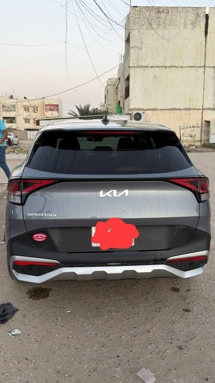 سبورتج 2023 وارد امريكي
نص فول
الضرر / دعاميه امامية فقط حتى ارباكات سليمه ماشية 65 
الصور كدامك وصور الضرر موجودة
بصمه رادار 
بيع او مراوس بسورنتو  2024
السعر 205 وبيها مجال
*********** واتساب موجود
