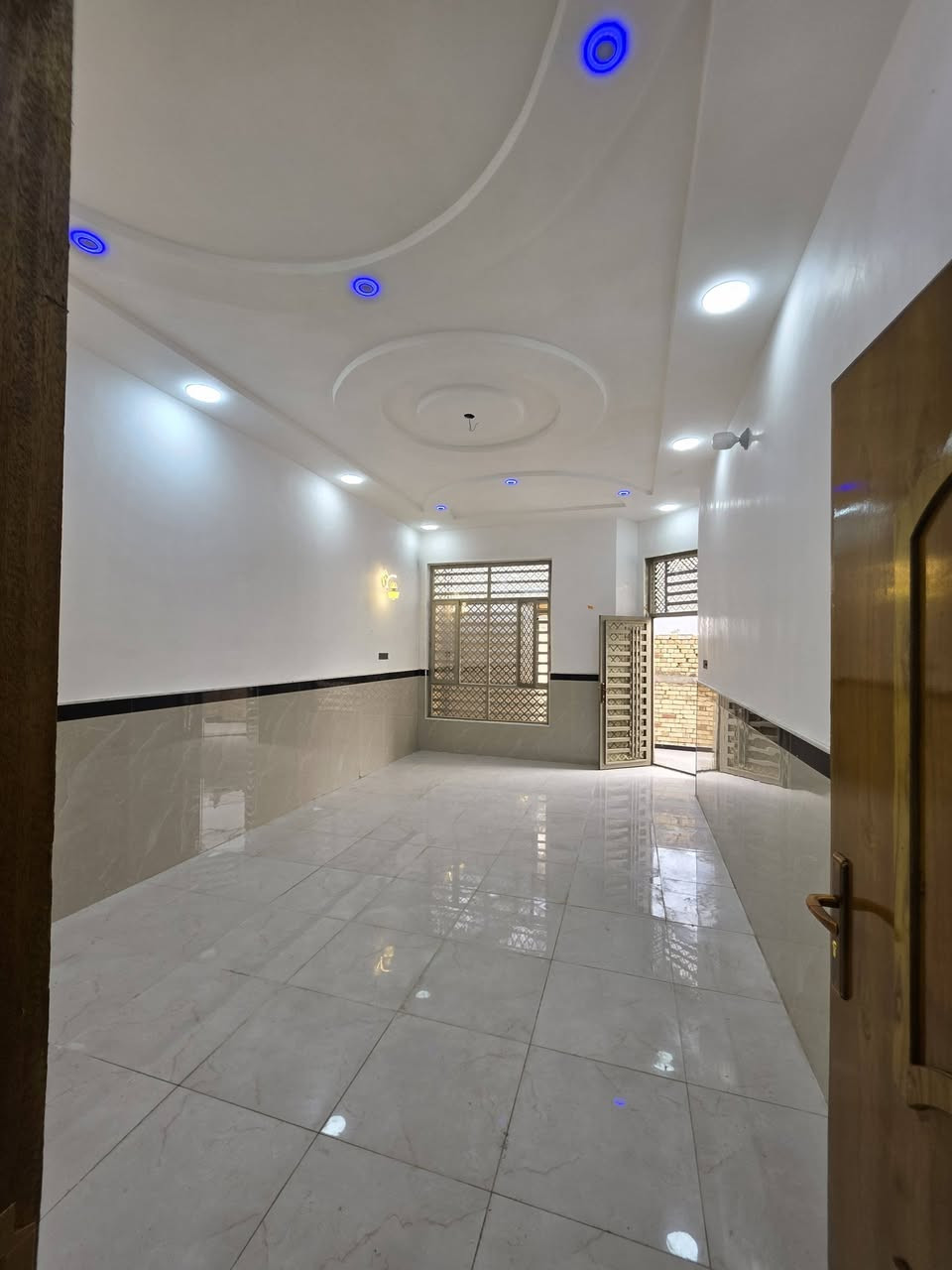 الدار للبيع المساحة 200 متر علة ساحة بناء حديث منطقة العابجية الستفسار على الرقم (***********)
