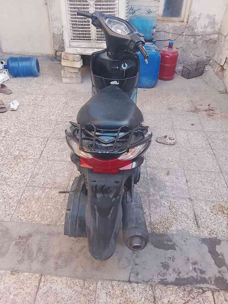 سلام عليكم دراجة للبيع نضيفه ادرس ياباني ياماها الدراجة الملف مالها محترك ما تشتغل فقط السعر300وبيها مجال للطيبين الرقم***********فقط واتساب العنوان بغداد الشعب حي البساتين
