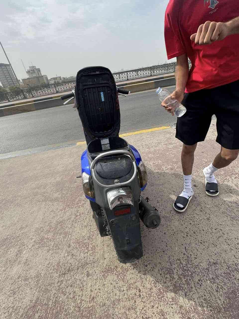 سلام عليكم بولس البيع السعر 550  بغداد حي العامل ***********
