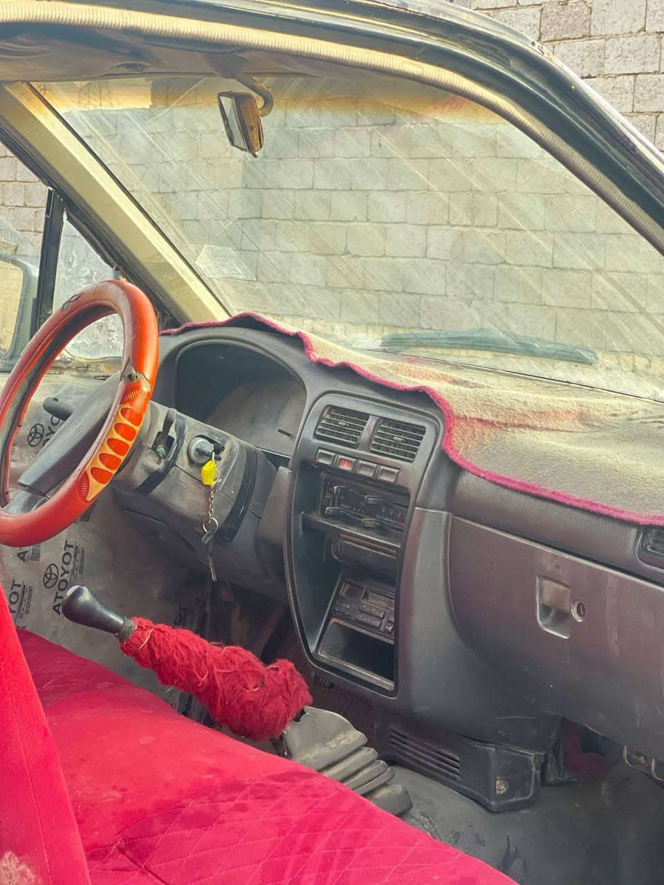 سلام عليكم سياره نيسان موديل ٩٤ بيع سعر ٣٥ وبيها مجال قليل المكان السماوة الخضر رقم ***********
