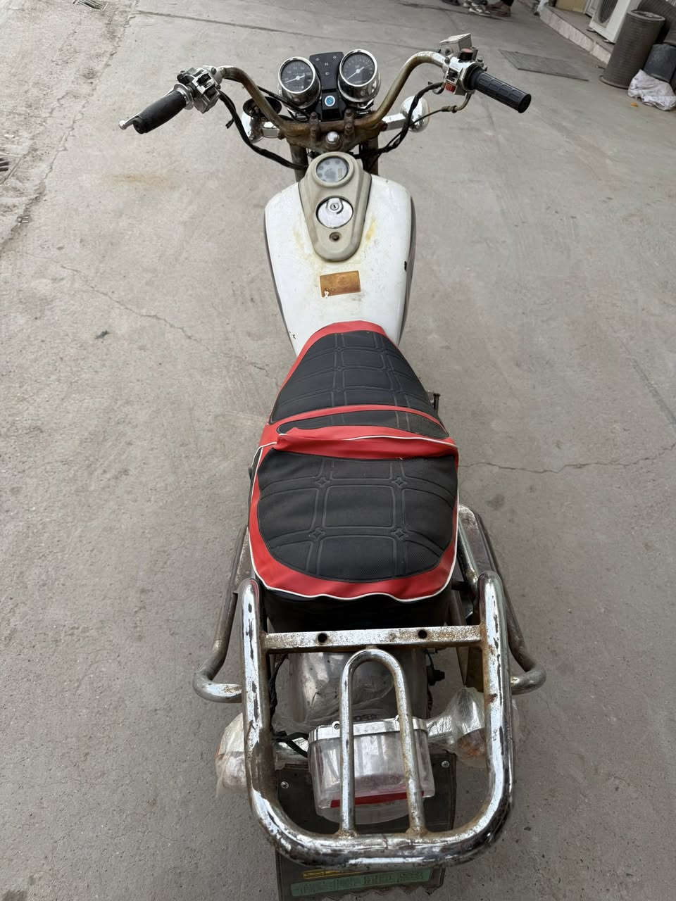 السلام عليكم. دراجه جني دبل ابلك موديل 2008 اوراق كامله اصولي الدراجه نضيفه كله شغال من كهربائيات ومحرك شلعه مكان ديالى بعقوبه  السعر 350 وبيهه مجال قليل حك جيتك التصال ***********
