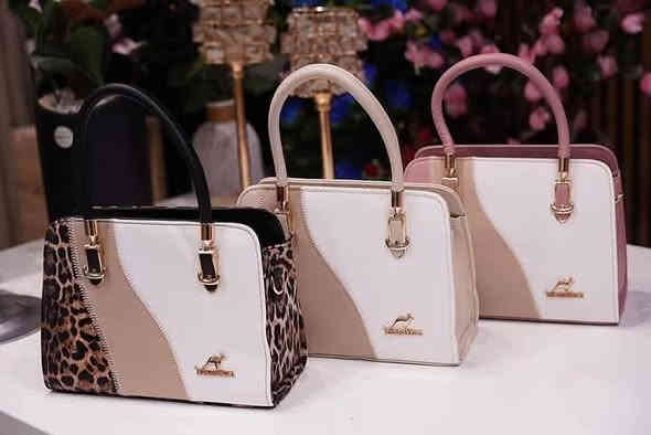 عرض يجنننننننن 💯💯💯💯
أجمل العروض تفليش  كل صور بحسابي جمع موديلات   
فلات طبي خفيف جدا ومريح دبان طبي كوالتي عااالي جدا 
بوتات  
رياضي مريح بالبس 
متوفر الوان وقياسات كله 
للحجز والتوصيل يرجى مراسلة الصفحة 
او وات ساب ***********

اكو كروب خاص بيه تخفيضات لي تحب اضيفه ترسالني وات ساب  
💯💯💯💯💯💯💯💯💯💯💯💯💯💯 الشطره
