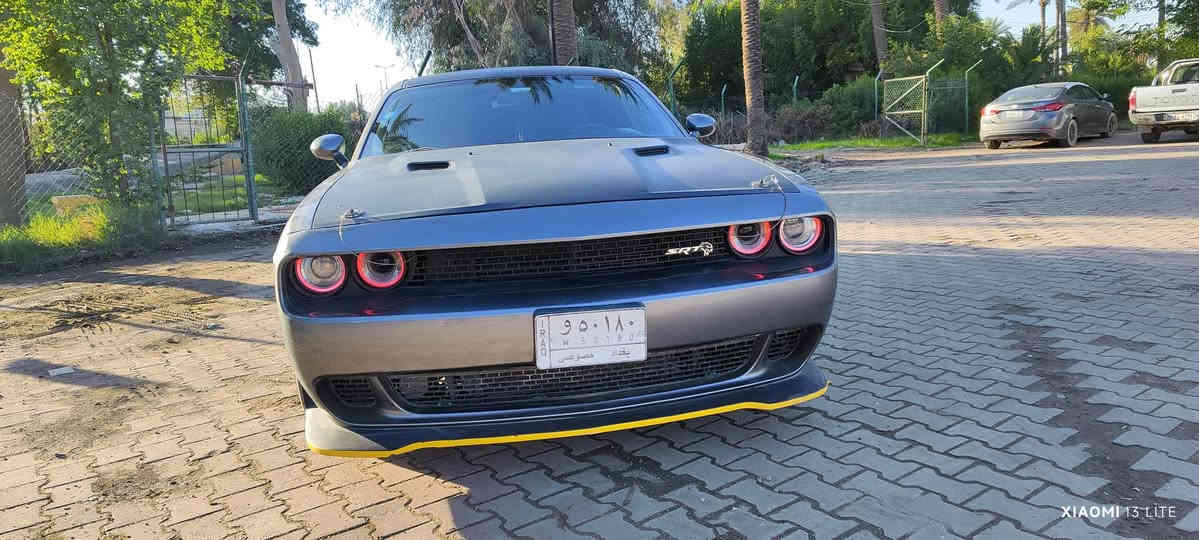 السلام عليكم
جالنجر موديل ١٢ لون رصاصي 
حادث جاملغ وشويه من الباب 
محدث بجم ١٧ انجل لايت متغير
سياره كير  مكينه ٣٦٠٠ كلش نضيفات 
تبريد ثلج تدفئه شغلات سياره 
بيها شخوط  بالكشر بسيطه 
وصدرها يرادله ادامه
سعرها ١١٣ وبيها مجال بسيط
مكانها جكوك قرب الكاظميه
*********** بغداد, العراق
