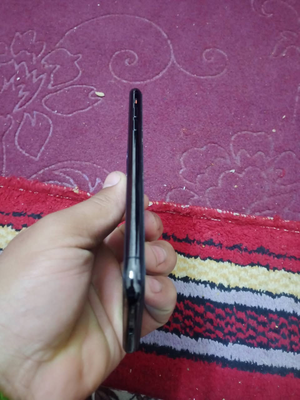 السلام عليكم 11برو ماكس قطعة نضيفة كلش  بطارية 77 مراوس بدراجة  ***********
