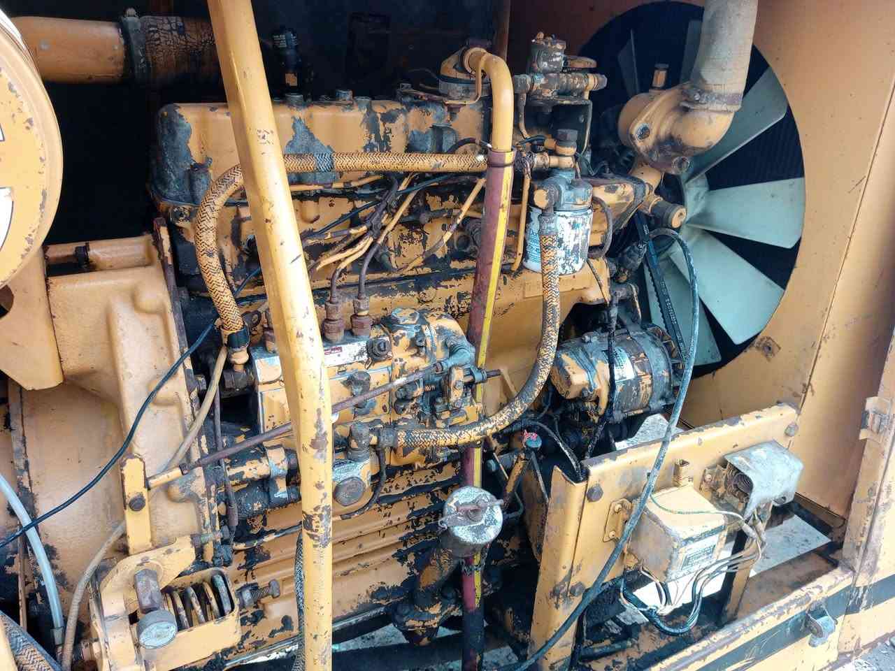 السلام عليكم للبيع كومبريسر كوماتسو ياباني حجم 250 ضاغط ابلادي  محرك جديد السعر 30 ورقه مكان بغداد ***********
