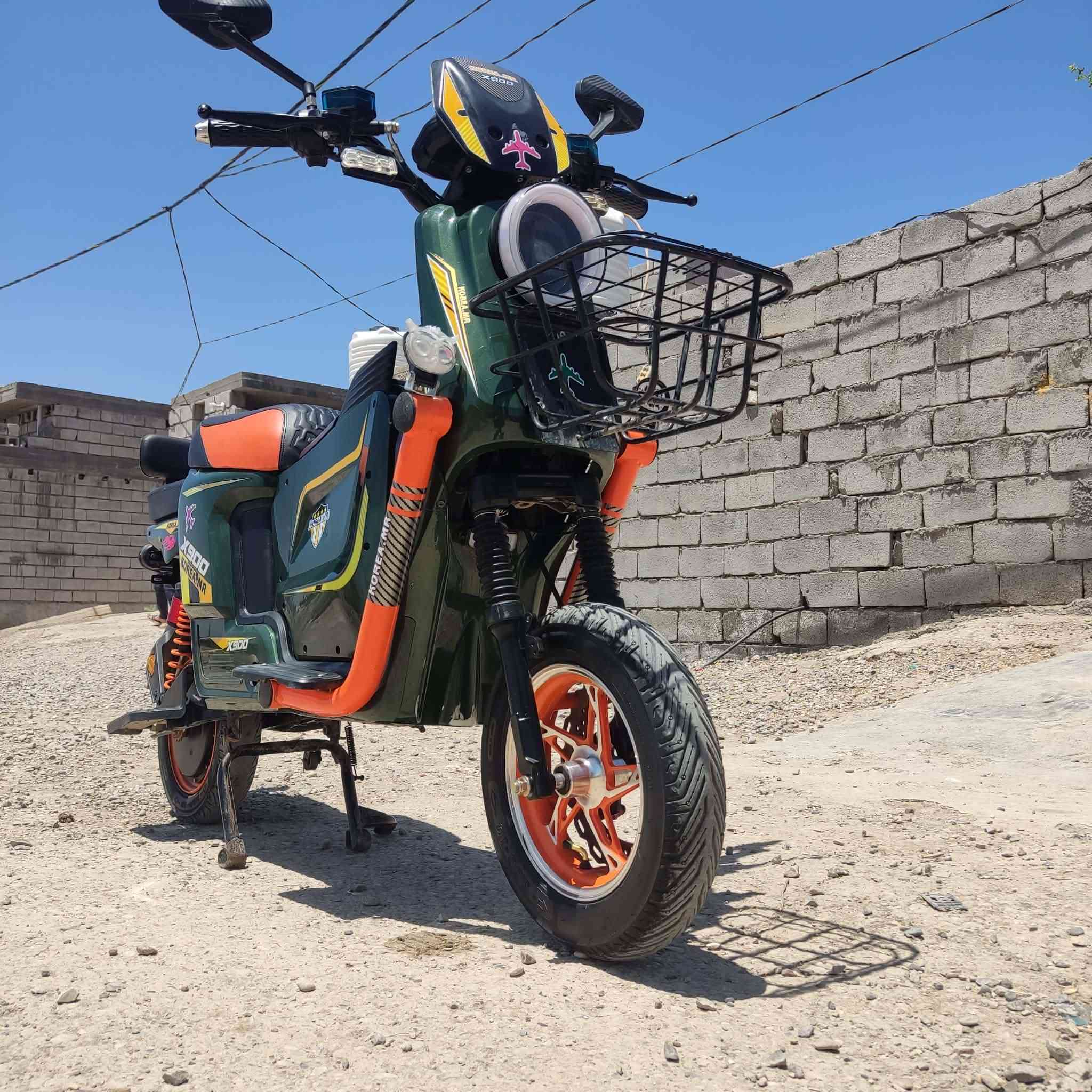 دراجة شحن رياضية (X900)ام جنطه 2026
✔️ محرك جبار: ملف 2000
✔️ البطاريات: 5 حجم 32 بطاريات (جديدة2026).
✔️ السرعة: 4 سرعات (تصل سرعتها إلى 95).
✔️ المميزات: بلوتوث + بك رجوع (R).
✔️ كهربائيات كلهه شغاله لايت زنون ابيض ابو بومه نشرات
 دبل شاره يمنه  +  يسره وشاشة ديجيتال. بصمه وكارت
 تشغيل  (نقصه بس جامرلق الإمامي وستان الصفح ومريه جانبيه  مكسوره فقط )

📞 للاستفسار عن السعر، يرجى التواصل على الخاص!‏ او

 رقم *********** 

عنواني ديالى بعقوبه  تقاطع الامام عبدالله بن علي الهادي
