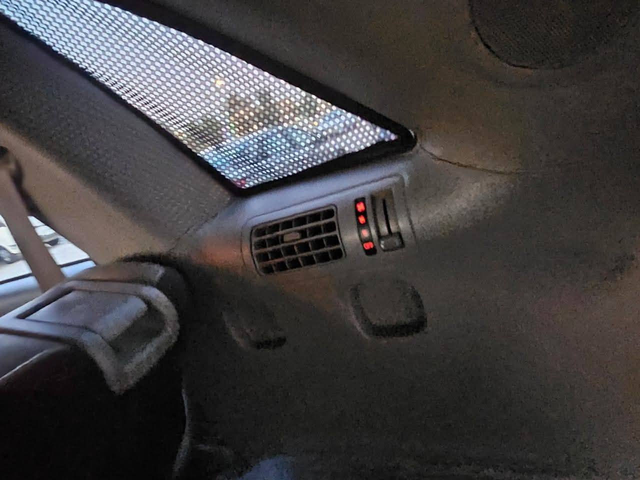 السلام عليكم
كيا سورنتو امريكي
كلين بدون ظرر
موديل 2011
6,سلندر
7,راكب
فول 
رقم شمال الجديد
العنوان موصل الزهور
للاتصال
***********
***********
اهلا وسهلا
