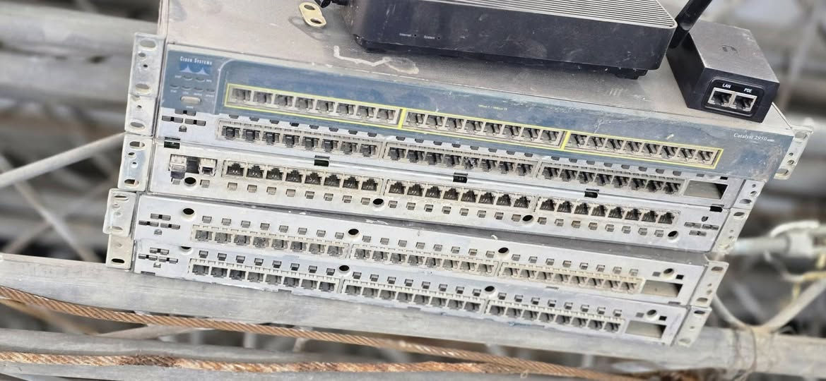 السلام عليكم اجهزة مستخدمه للبيع
مكاني كربلاء المقدسة باب بغداد قريب فندق البارون 
متوفير توصيل جميع المحافظات ب ٥ الالف الحديد ماكو توصيل اله *********** اي شي تريد اتفضل خاص وبخدمتك جنيع الاجهزه ضمانه يومين من تاريخ الاستلام 
سكترات ubnt ١٢٠ السعر ٥٥ الف 
سكترات اي سي ubnt السعر ٧٥ الف 
روكتات xm لا مفتوح ولا مصلح ب ٣٠ الف 
دشات ubnt 30 السعر ٧٥ الف 
دش هايبر لنك ٣٢ السعر ٨٠ الف 
دش ٢٣ انتي نويز بدون قبق السعر ٢٥ الف 
دش ٢٦ انتي نويز السعر ٥٥ الف 
بور بيم m2 السعر ٦٥ الف 
Lhg5 قطعه ب ٣٥ الف 
حديد g45 القطعه ٣٠ الف مع الاسلاك والفراكات
حديد g35 سعر القطعه ٢٥ الف مع الاسلاك والفراكات 
هبات سسكو ٢٩٥٠ السعر ١٠ الالف 
هبات السسكو الباقيات كلمن وسعره 
موجود سكترات تيتانيوم مع روكت تيتانيوم m2 السعر كامل ٦٠ الف السكتر والروكت
