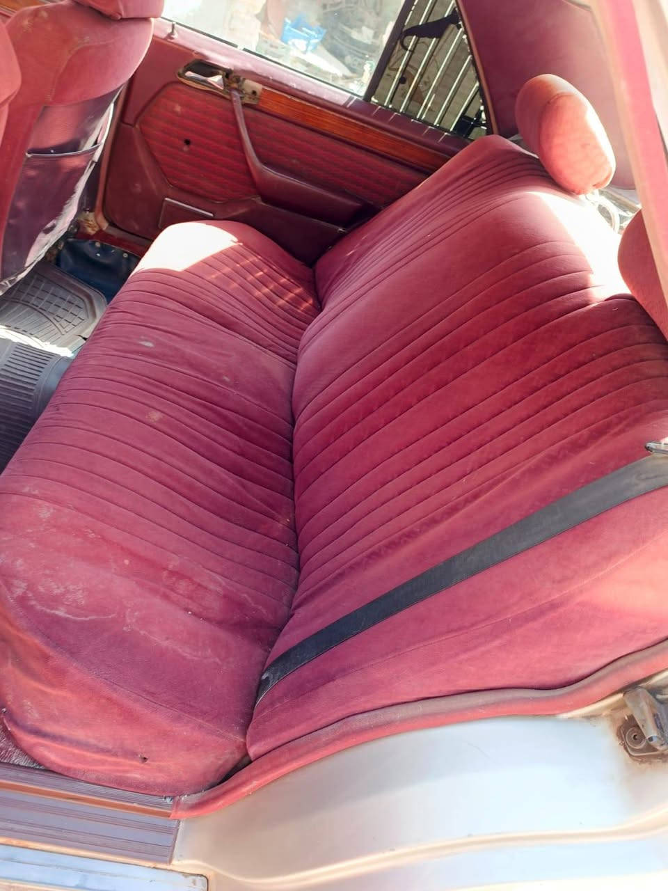 السلام عليكم من رخصت المسؤول مارسدس دب موديل 89 محرك محور 3000 في في تي فيشتين تبريد نقص غاز رقم بصره بسمنه قواعد دبلات وحده معمره والثانية بلاد مكان بصره بني منصور السعر 38$وبيها مجال باقي تفاصيل على الرقم صاحب السيارة *********** اخوان مكلف بالنشر
