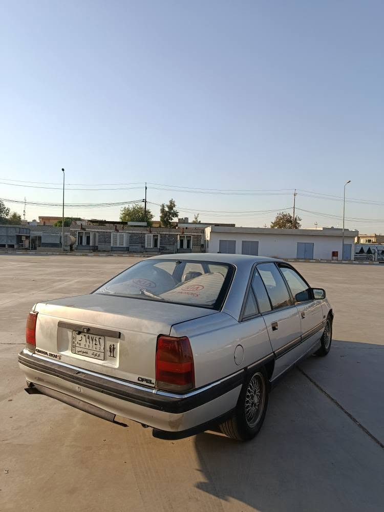 Opel omega 1992
محرك 20 گير عادي 
سعر 43  بيها مجال 
***********
*********** كركوك, العراق
