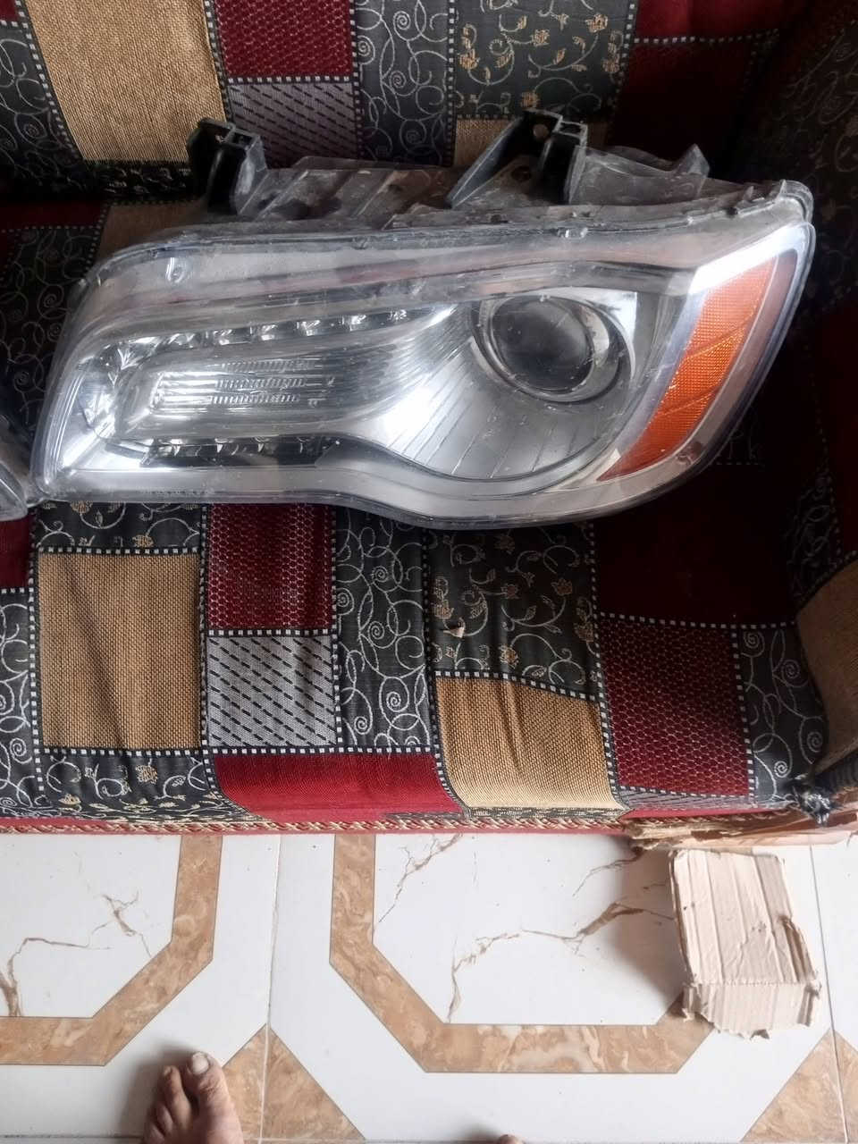 الايتات الطهر تجاري صلي البطن الايت صلي وياهن كلوبات صفر بيهن وزوج بك الايت شغاله بس شويه من السكن طافي ورباكات دشبول اليتات السعر 150بيهن مجال والبكلايت 75الف العنوان العماره ***********
