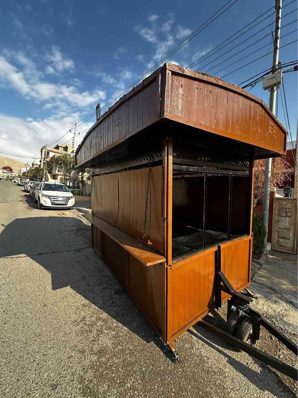 ئەم کۆشکە بۆ فرۆشتن
کۆشکەکە زۆر پاک و جوانە
بۆ هەموو ئیشێکی خواردەمەنی گونجاوە
مەخسەلی تیایە
٣ مەتر بە ١.٨٠
تایەی لە ژێرایە بۆ گواستنەوە
ڕەقەم تەلەفوون
*********** السليمانية, العراق
