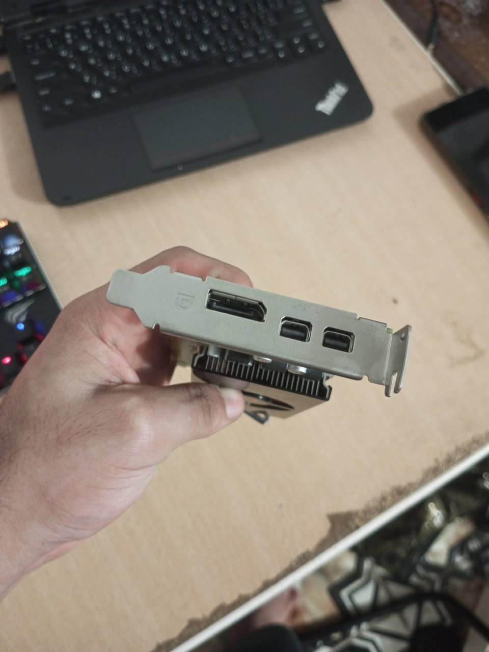 عندي غراض كيبورد ضوئي ميكانيكي RGB شركه زينه
سماعات RGB هم زينات 
رامات لابتوب DDR3 4GB كنج ستون
رمات سستم كيس 4GB 1333hz
عندي كارت RX 550 4GB مني صغير شغال 
ل يريد شلع كلهن احسبهن بنص قيمه 
مكاني نجف


**إذا كنت صاحب هذا الإعلان وتريد حذفه لأي سبب، رجاءا أرسل رسالة إلى الدعم الفني**