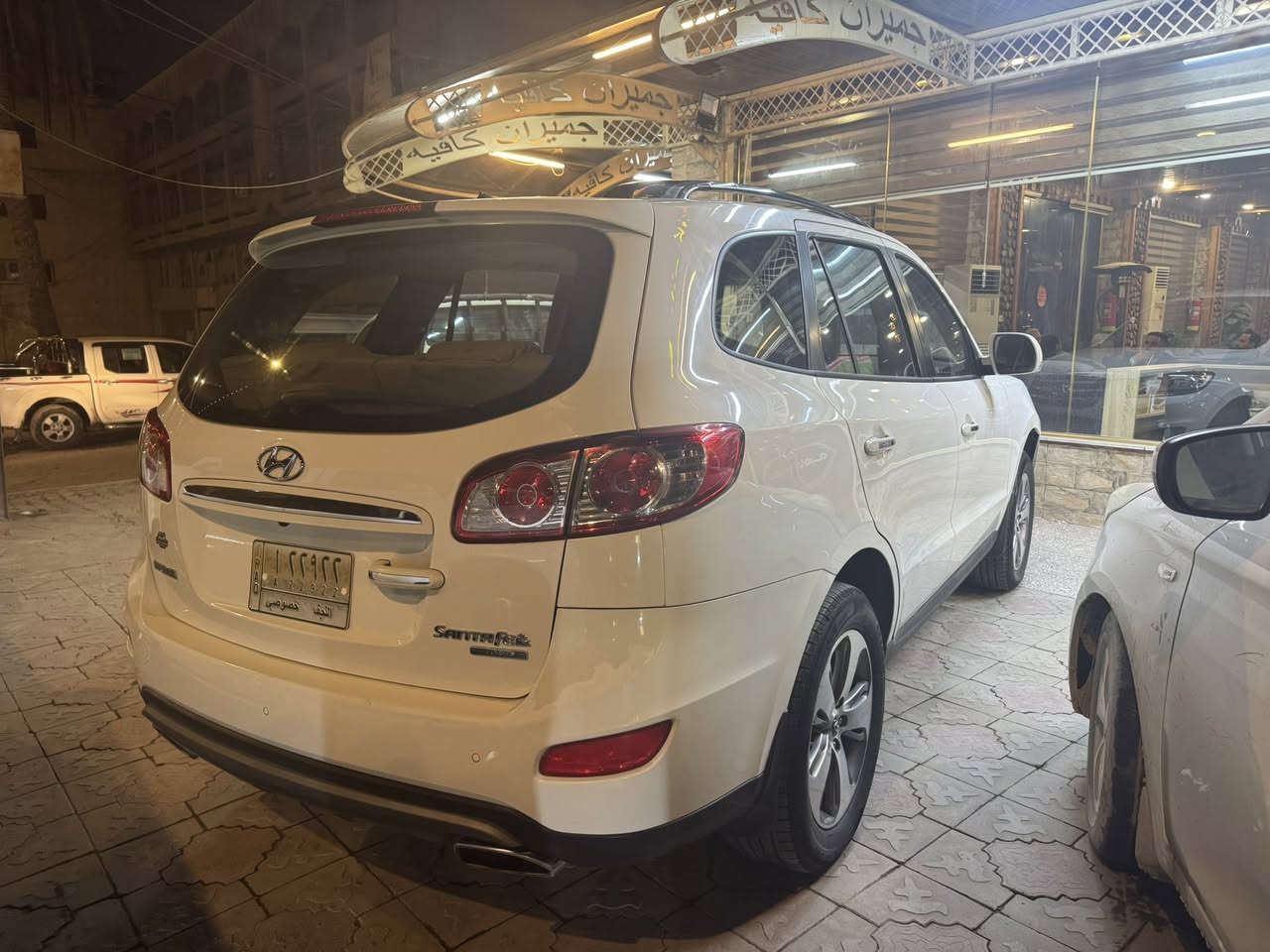 السلام عليكم اقره التفاصيل حته ماتفشل وياك  وشرط اليشتري يداور للبيع موديل 12 ماشيه 215 تقريب محرك 4 مفتوح رقم نجف مميز ومكاني نجف اخي السياره كفاله من الصبغ بيه بارد بل باب الخلفي قليل كلش حته مابين تخم تاير حدايه جديده وبل عافيه للياخذه بدون خاص وبدون واتساب الشراي يتصل واني خادم السعر 145 رقم راعيه مباشر اني مكلف بل نشر ***********
