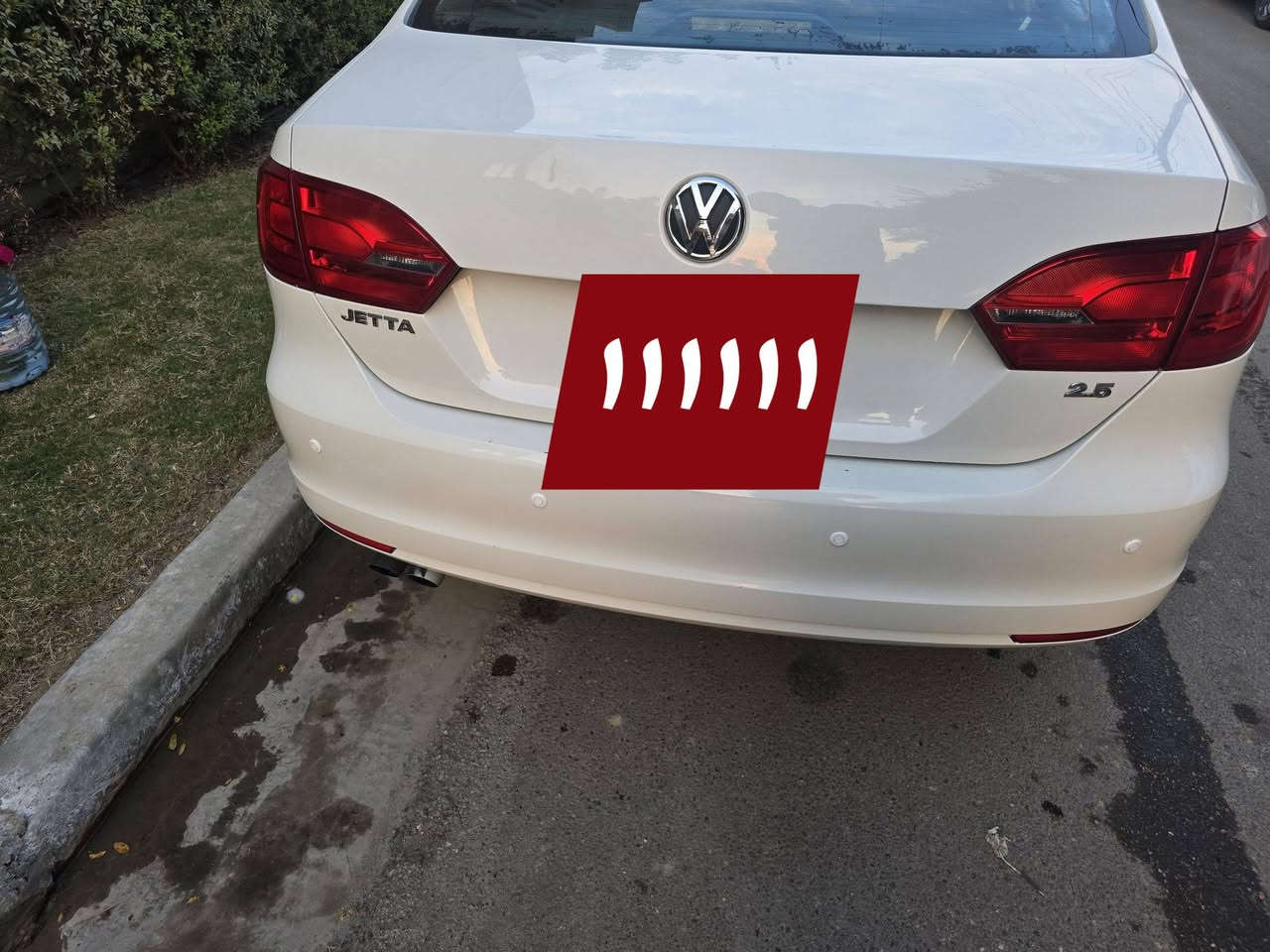 السلام عليكم
فولكس واكن جيتا ٢٠١٤ ادوات 
محرك ٢٥٠٠ خمسة سلندر 
تبريد تدفائه تحكمات ستيرن 
مثبت سرعه حساسات شاشة 
كامرة خلفية فتحه سقف 
 صدر كير محرك شرط
 رقم بغداد اصلي 
شي جديد وبعيد عن الشبهة 
السعر ٥٨ وبيه مجال 
للتواصل ***********
