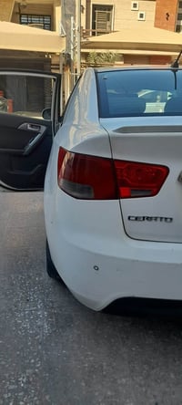 سيراتو للبيع موديل 12 سنوية 2028 تنتهي  بيها جاملغ وبونيد بدون اي دواخ...