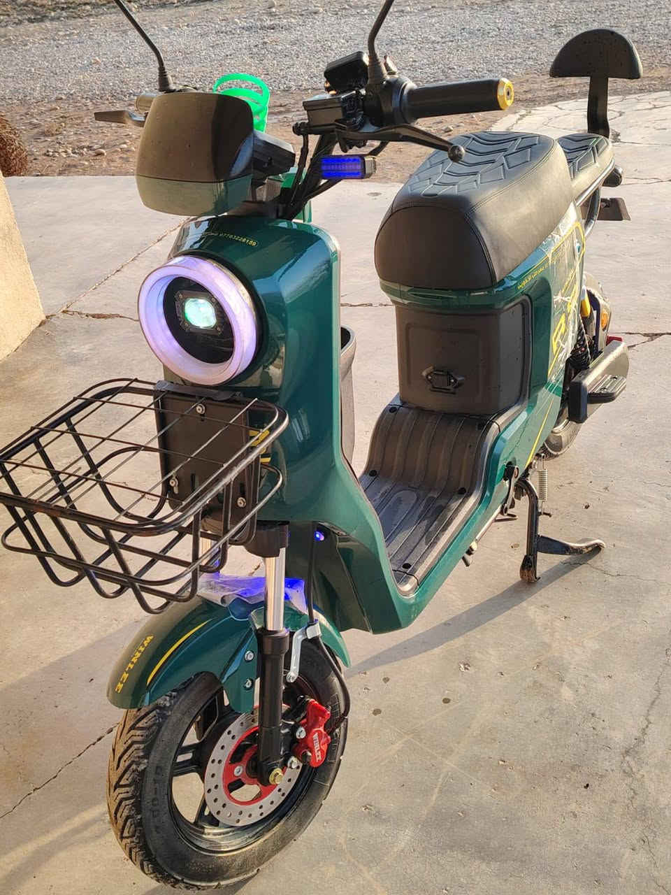 السلام عليكم مكلف بنشر ماطور شحن R9 جديد
للبيع او المراوس بماطور بانزين نضيف للاستفسار :‏‪***********‬‏
