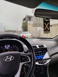 شاشه اصليه للبيع مع الإطار  نضيفه حيل حيل السعر 75 وبيها مجال  0750388...