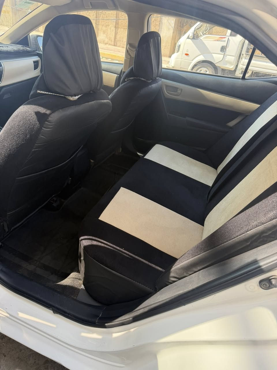 السلام عليكم.  بيع او مراوس حسب الطلب كورلا 2015 خليجي السياره مال شركه العامه السياره جديده واحلى من الصور بيهة قطعتين صبغ بدون قطره معجون اثر شخوط خباثه صارت وانصبغت على كد القطعتين وبيهة بارد فقط السياره ترابهج من البصره للفاو صدر جديد مال شركه تبريذ ثلج مناقصهة اي شي السياره مكاني بغداد ***********
