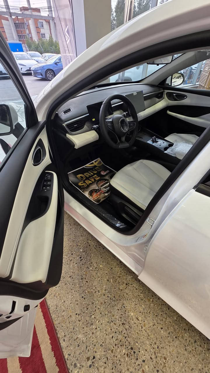 تحية طيبة يتوفر  BYD SEAL 05  سيل 5
يتوفر برقم ✅️
وبدون رقم ✅️
المواصفات: 
كامرة✅️
حساسات✅️
فول Led
ويل كب اسود
كشنات جلد
وباقي المواصفات معروفة✅️

للتواصل : ***********  تواصل (واتساب) فقط فقط✅️
العنوان : بغداد -البياع
