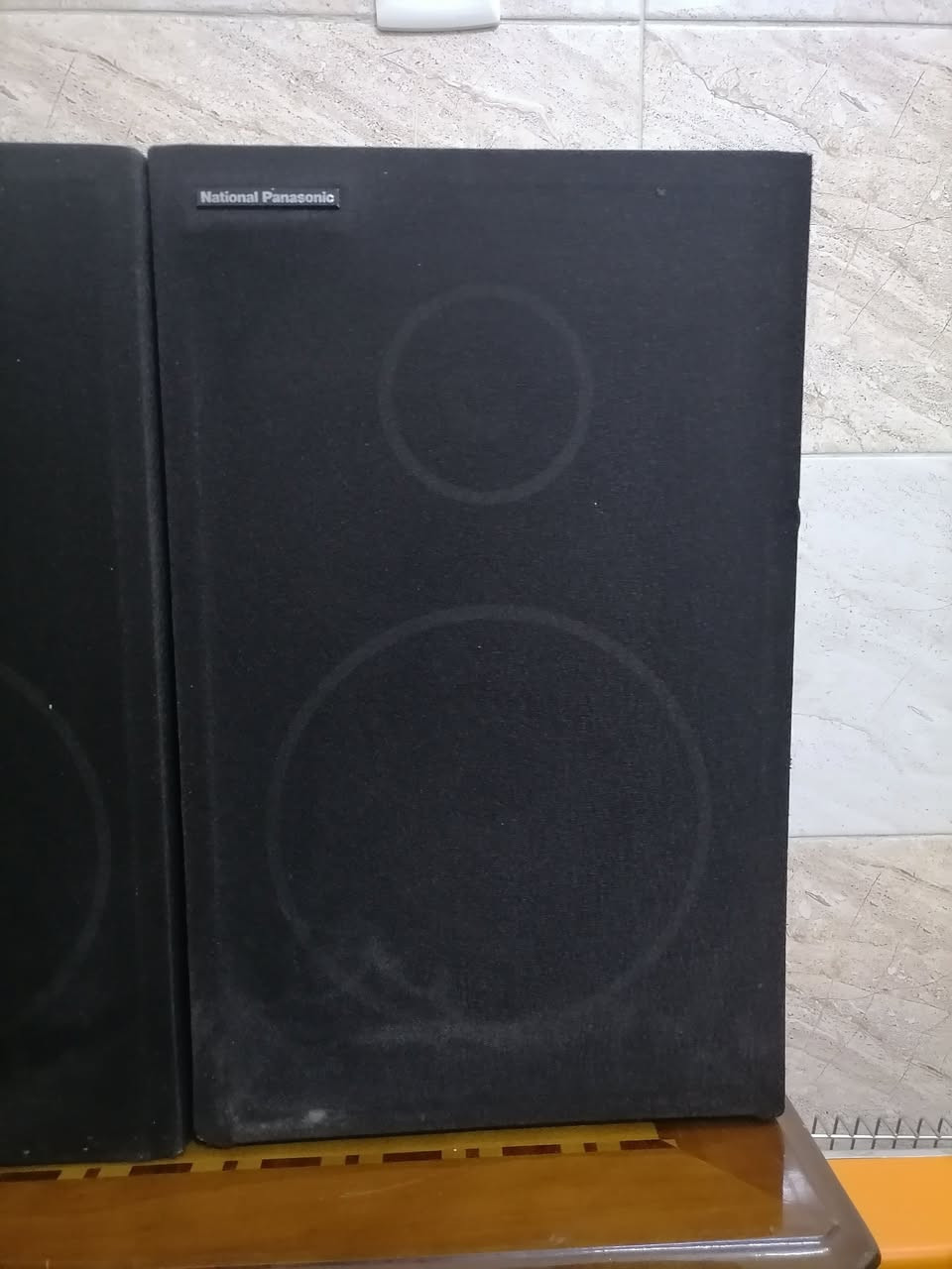 السلام عليكم ورحمة الله وبركاته جبنالكم تحفه فنيه زوج سماعات شرط الشغل شرط النظافه كاملين ما بيهم اي نقص او عيب للبيع السعر خاص مكان موصل يوجد توصيل كافه محافظة العراق وهذا رقمي *********** موجود واتساب علا هذا الرقم
