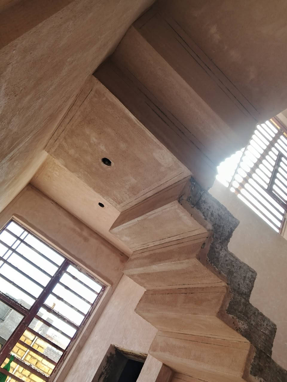 السلام عليكم لباخ درجه اوله عملي سمنت وجص وبورك شرط استلام هندسي 
‏‪***********‬‏
