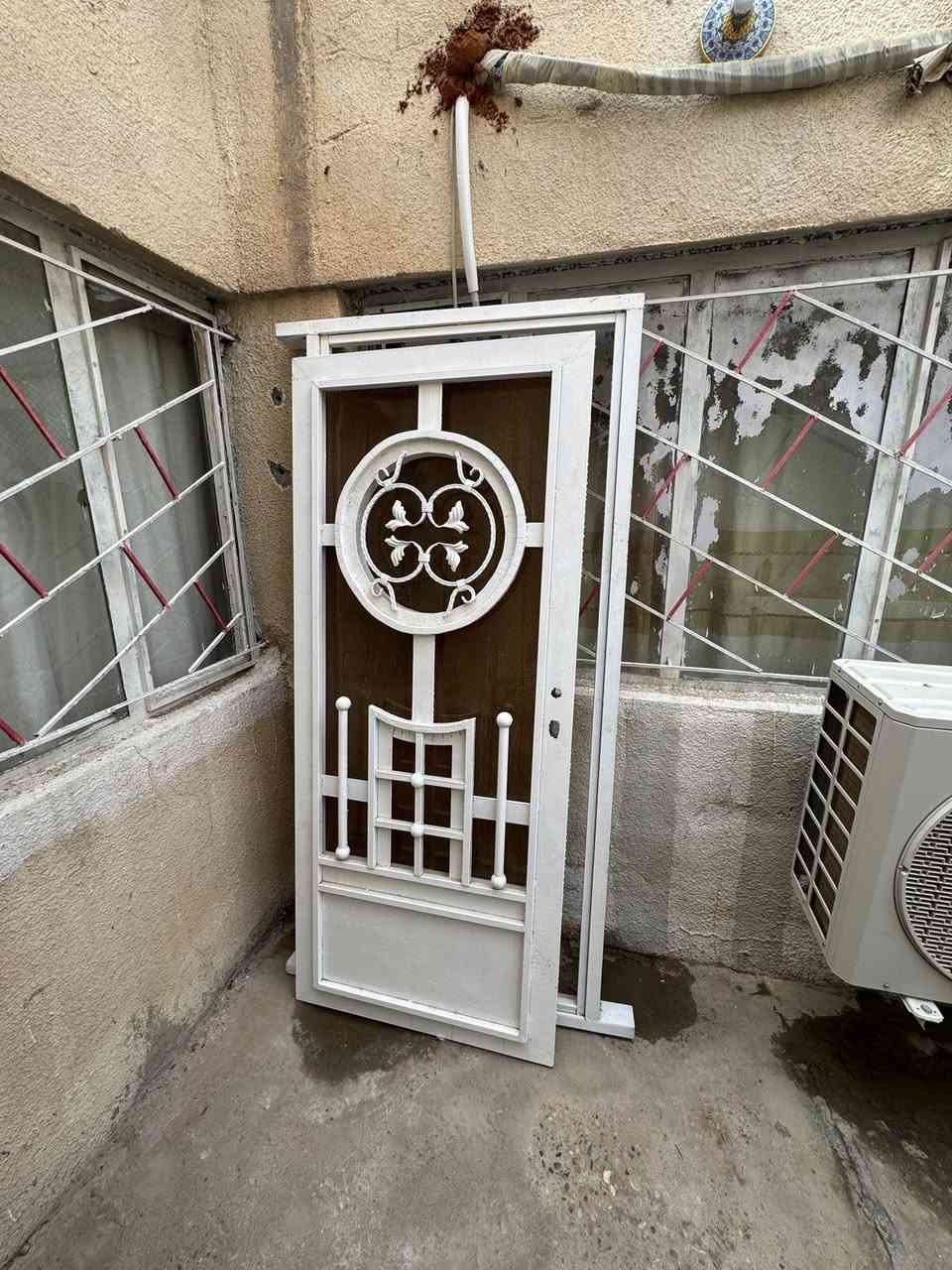 السلام عليكم باب حديد تزكام الحديد القوي الله شاهد ماينشال ستوني سويته مامشدود بعده مترتين طول ومتره عرض الو متره الو 80 ماذكر والحسين صار علي 200 تقريبن رايه 150 وبي مجال الستفسار ***********
