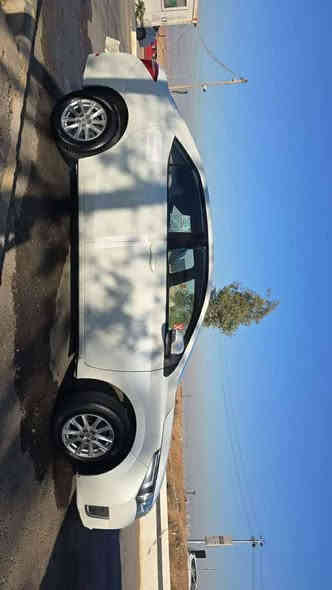 توێتا کرۆلە 
مۆدیل 2015 مەکینە بچوک گێر و مەکینەی بە بە شەرت رەقەم یەک
140رۆیشتوە مەکینەی نەکرایتەوە
بێ سبوغ  سێ تحدیلی بچوکی پێوەیە پێوە دیار نیە نرخی 135و مەجالیشی تێدایە
*********** الحمدانية
