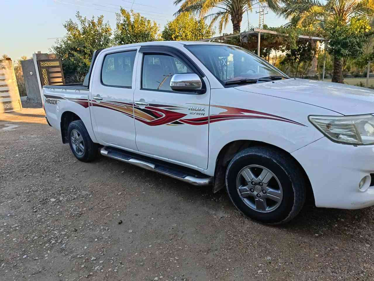 تيوتا هايلوكس 2014 كويتي شاصي 19  رقم شمالي بسمي السياره كير اوتماتيك مكفوله كفاله عامه محرك وكير مكفولات وحداديه فول شاشه تبريد ثلج  مكانهة الفلوجه وتحويل ثاني يوم للستفسار. ***********
