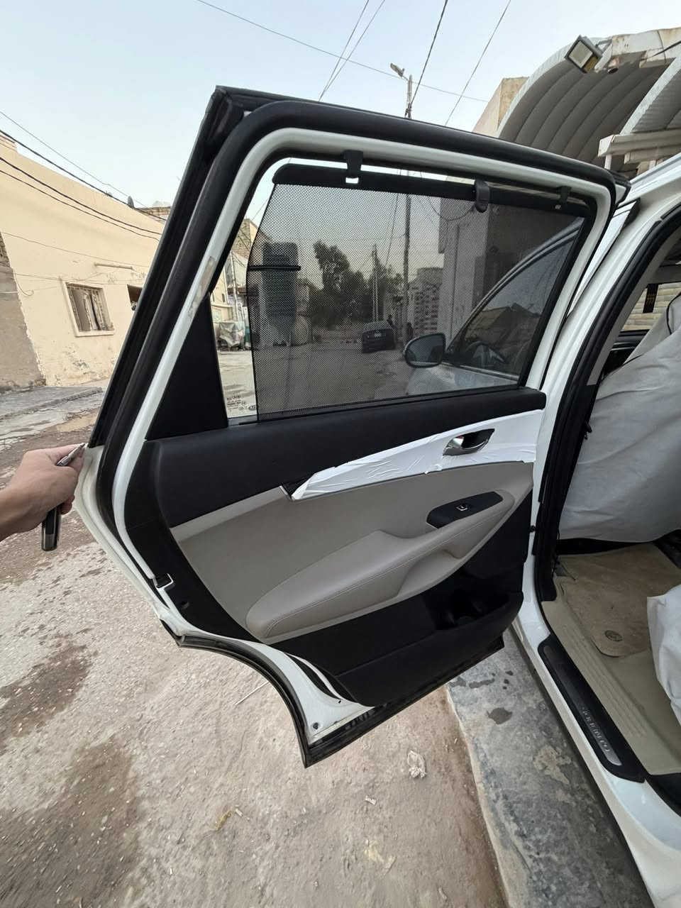 السلام عليكم                                                                           

سورنتو ٢٠٢٠ 
ماشيه ٦١ الف
محرك ٦ سلندر ٣٥٠٠
مواصفات
قماره حديد 
٣ قطع تبريد 
جنطه كهرباء 
٧ راكب 
ويل ٢٠
داشكام اربع كامرات

وبعد موصفات هواي 

السياره فول الله شاهد بس ضربه خفيفه بل جنطه مرجعه عل بارد وصور السونار موجوده السياره تحويل ثاني يوم السعر او الاستفسار اتصال عله الرقم او مراسلة الصفحه 
***********
