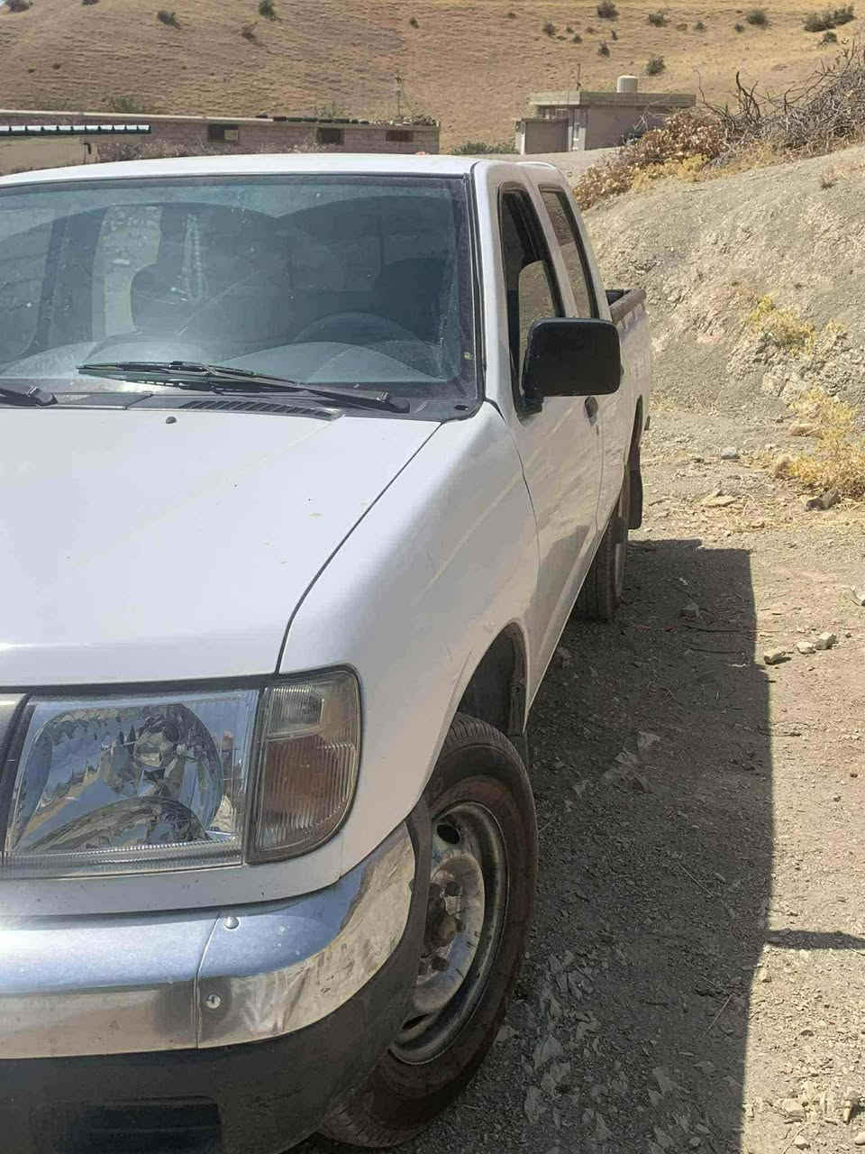 نیسان 2002   حلوج ساخ   حیزام بۆیاخ  لەسەر ساخی  سەقفی پەمپ نەکراوە بێ شوخت و س بێ ساردە کوت   ڕەقەم پلێتی  پێوە نەماوە [نمونە لەجوانی]
گێڕ مەکینە شانسی ئەکسل بەشەرت چوارتایەی لۆک   شوێن قەڵادزێ  ***********
***********
