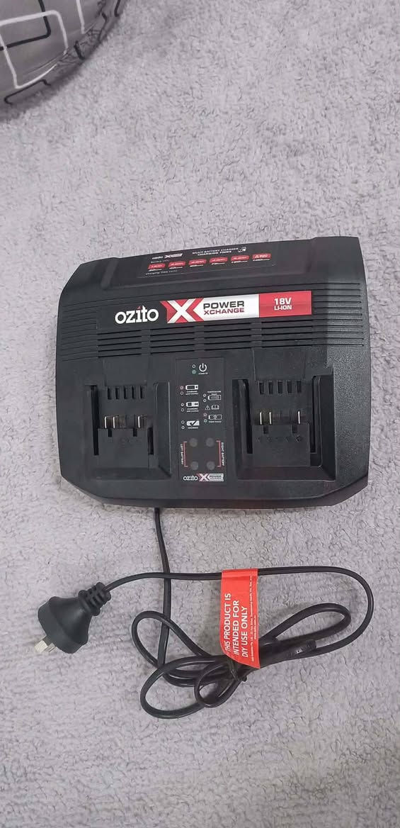 کۆسەرە+ پاتری 4 ئەمپێر + 2 شاحینە
واتس ئەپ ***********
