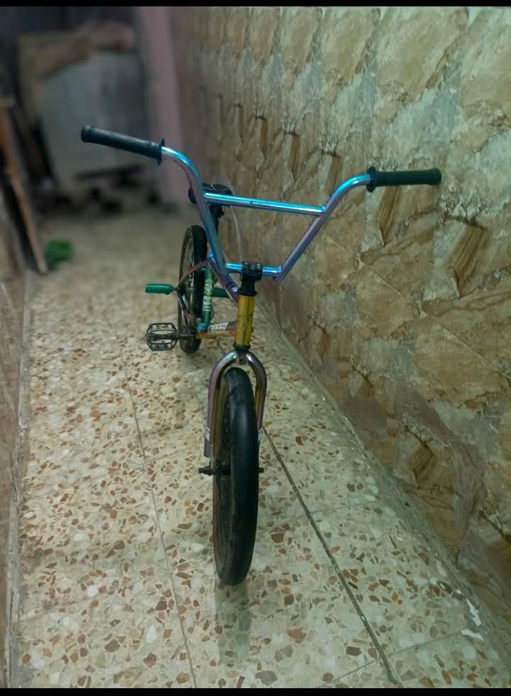 السلام عليكم  عندي بايسكل BMXللبيع المكان الكوت السعر 80الف وبي مجال للطيبين


**إذا كنت صاحب هذا الإعلان وتريد حذفه لأي سبب، رجاءا أرسل رسالة إلى الدعم الفني**