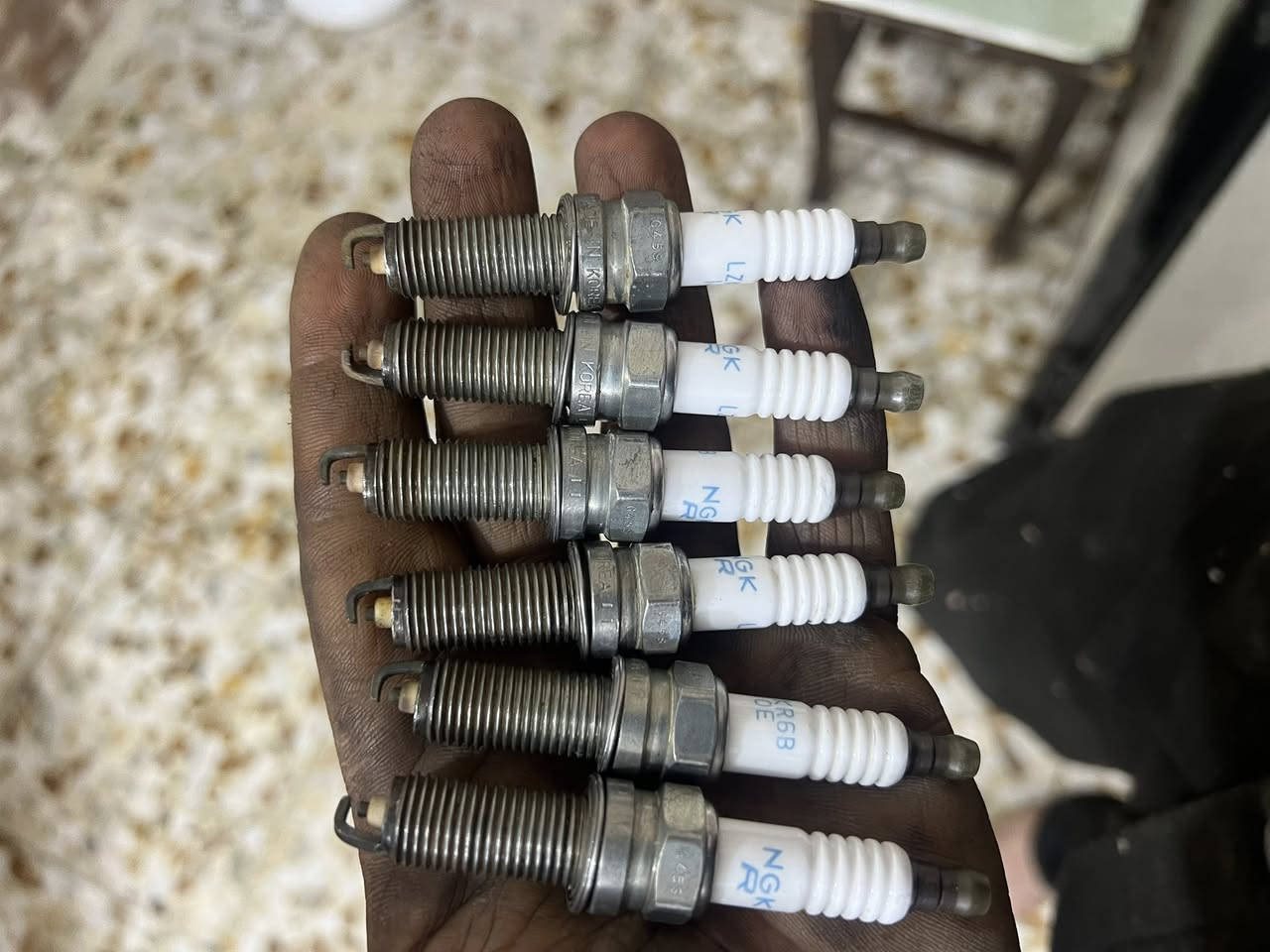 السوم وجبه ابلكات ازيره فحمي راس تيتانيوم مكينه ٣٠٠٠ موديل ١٢/١٣/١٤/١٥ ضمان ٣ سنوات بيهن لا منضفات ولا ملعوب بيهن تاخذهن تنضف وتشد وتندعيلي ؟ شرط ٣ سنوات ؟ فتح من مكاين مباشر السعر ٢٥ الف وتوصيل داخل بغداد ٥ محافضات ماعدي !!!! ***********
