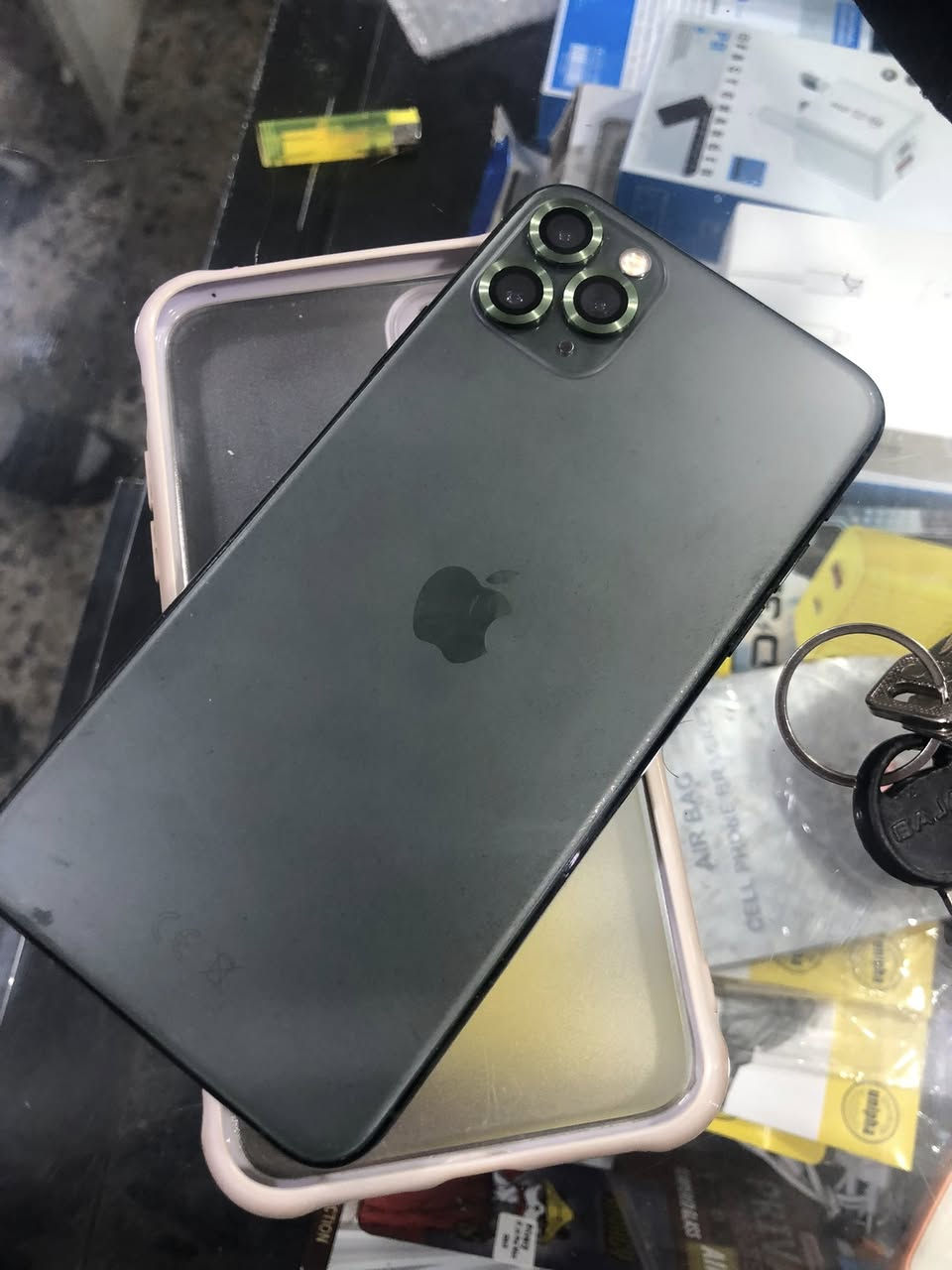 ايفون 11 برو ماكس
الجهاز نضافته 90✅ 

 

مبدل فقط بطاريه نوعيه ممتازه ✅ 

كلشي شغال بالجهاز اي نقص ما بي جهاز مفول ويخبل 

 

الي يريده موجود خاص او واتساب او اتصال ***********
